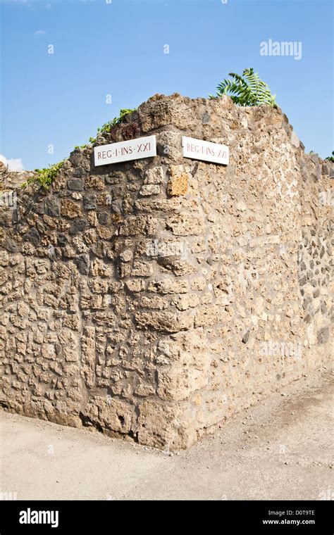 Pompeii - archaeological site Stock Photo - Alamy