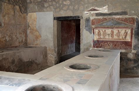 The Thermopolium of Vetutius Placidus in Pompeii (Illustration) - World History Encyclopedia