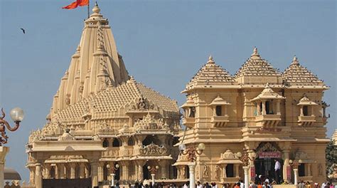 Dwarkadhish Temple, Mathura - Info, History, Timings, Photos, Travel Info, Videos