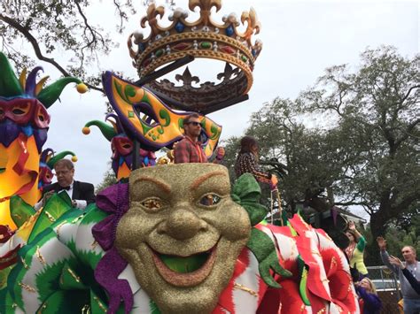 PHOTOS: Krewe of Orpheus rolls Uptown | WGNO