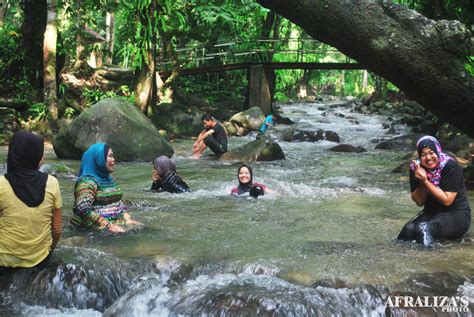 When She Whispers & Giggles: Picnic d' Sungai Congkak, Hulu Langat