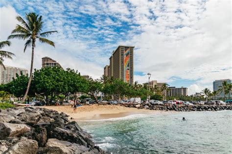 Oahu: Beginner-Friendly Waikiki Beach Surfing Lesson