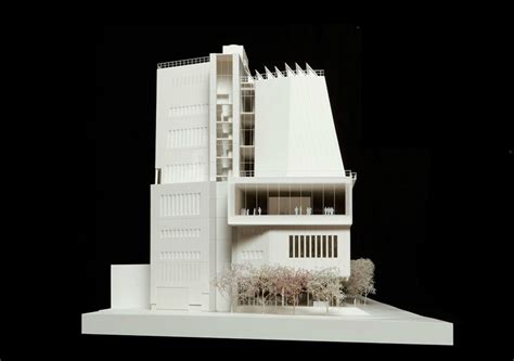 renzo piano: whitney museum rises along the hudson river