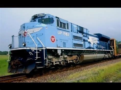 Heritage: Union Pacific's Missouri Pacific SD70ACe #1982 - I (DPU) - YouTube