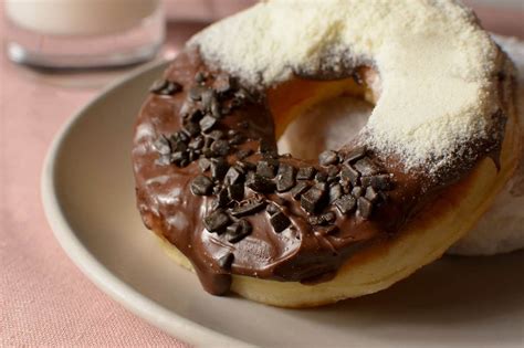 Donuts de chocolate, caseras y deliciosas - Comedera - Recetas, tips y ...