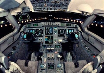 Gulfstream V (G5) Cockpit | Helicopter cockpit, Cockpit, Flight deck