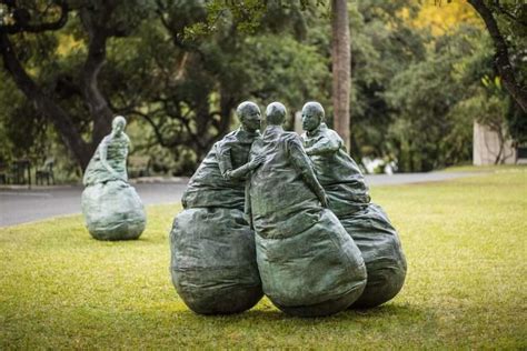 Important Sculpture by Juan Muñoz Now at Laguna Gloria — Sightlines