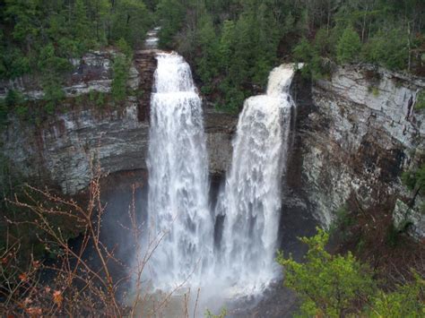 9 of the Best Waterfalls in Tennessee - Flavorverse