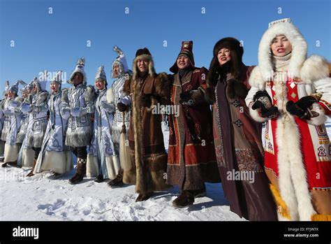 YAKUTIA, RUSSIA. MARCH 29, 2016. People at the start of the 2016 Stock Photo: 101218542 - Alamy