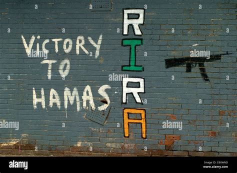 Graffiti supporting Hamas and the Real IRA in the Bogside, Londonderry, Northern Ireland Stock ...