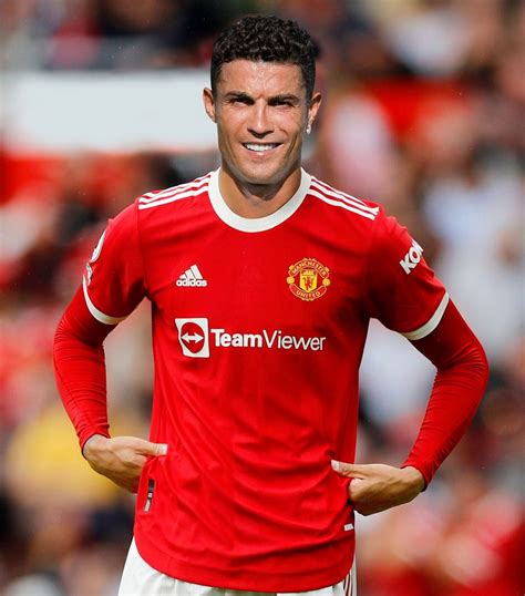 Ronaldo reacts as Man Utd gives him Cavani's no 7 shirt - Daily Post Nigeria