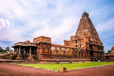 Thanjavur Tanjore Brihadeshwara Temple（地元ではTanjai Periya Kovilとして知られています）は、シヴァ神に捧げられたヒンズー教の寺院です ...