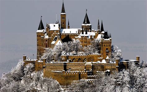 Hohenzollern Castle is about 50 kilometers (31 mi) south of Stuttgart, Germany | Замок ...