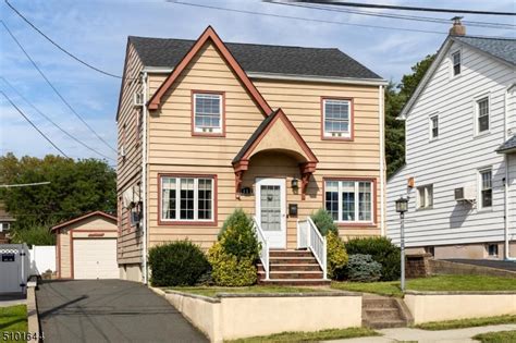 417 Sussex Rd, Wood Ridge, NJ 07075 - MLS 3739099 - Coldwell Banker