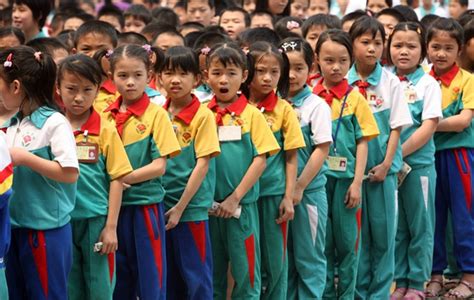 Social media buzz over the ugliness of Chinese school uniforms[8]- Chinadaily.com.cn