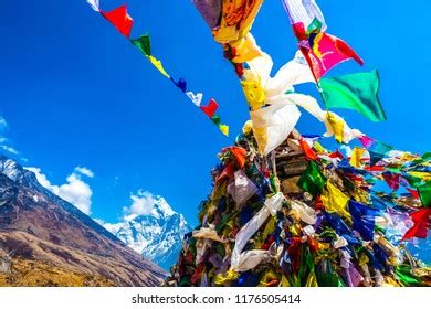 Mount Everest Memorial Climbers Nepal Stock Photo 1176505414 | Shutterstock