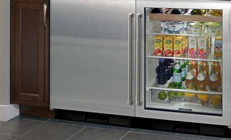 Sub-Zero 24" Undercounter Refrigerator/Freezer with Ice Maker - Panel ...