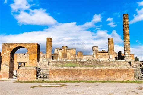 Mount Vesuvius and Ruins of Ancient Town Pompeii Editorial Stock Image ...