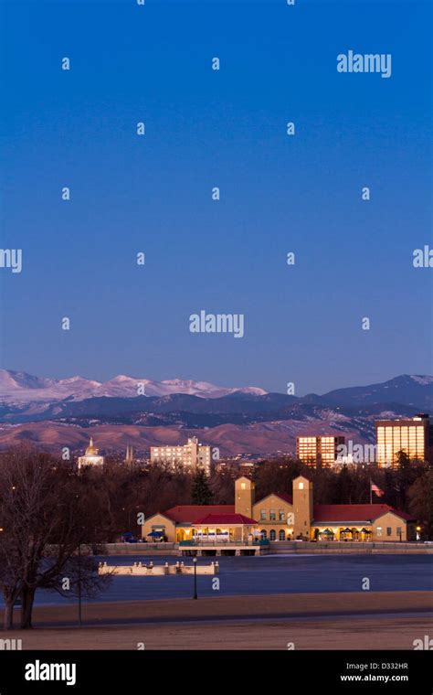 Denver skyline at sunrise in the winter Stock Photo - Alamy