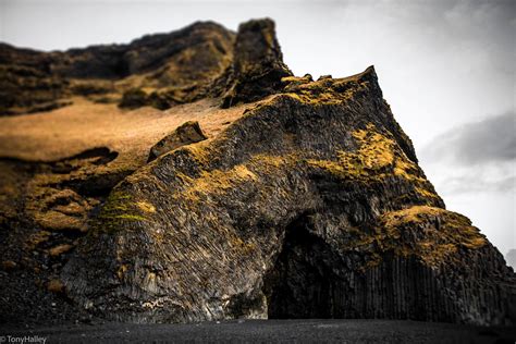 The beautiful cave of Reynisfjara, Iceland [6668 x 4445] – Wallpaperable