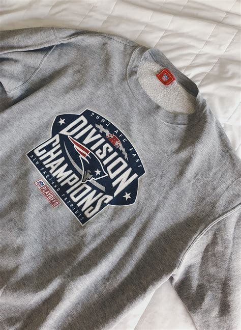 2003 vintage patriots sweatshirt | Long sleeve tshirt men, Patriots sweatshirt, Sweatshirts