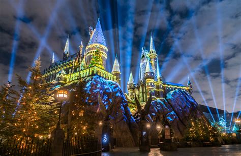 Experience a Harry Potter Christmas and more with new Universal holiday ...