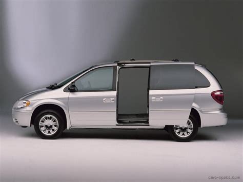 2005 Chrysler Town and Country Minivan Specifications, Pictures, Prices