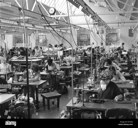 Women workers working in clothing factory 1960s Britain rag trade ...