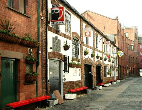 The "Duke of York", Belfast © Albert Bridge cc-by-sa/2.0 :: Geograph Ireland