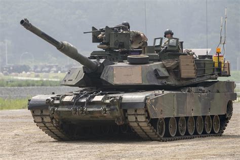 Army Studying Whether M1 Tank Replacement Should Be Driver-Optional | Military.com