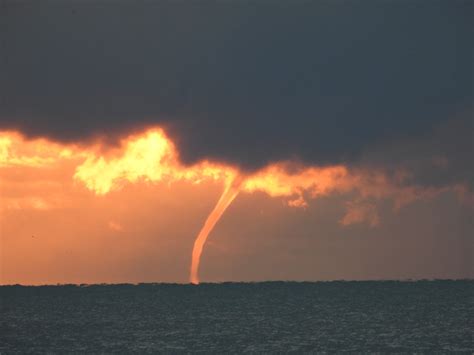 Waterspout outbreak produces 232 funnel clouds over Great Lakes in seven days - The Washington Post