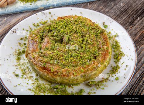 Katmer dessert traditional turkish dessert. Turkish name; Gul Katmeri Stock Photo - Alamy