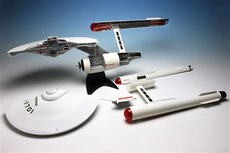 AMT Sci-Fi Models 1/537 Star Trek USS Enterprise NCC1701 Cutaway Kit – HobbyModels.com