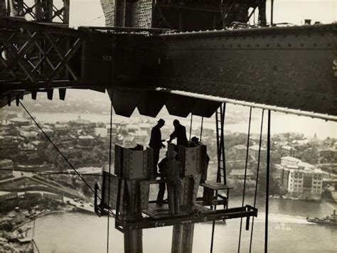 Sydney Harbour Bridge Under Construction Through Amazing Photos ...