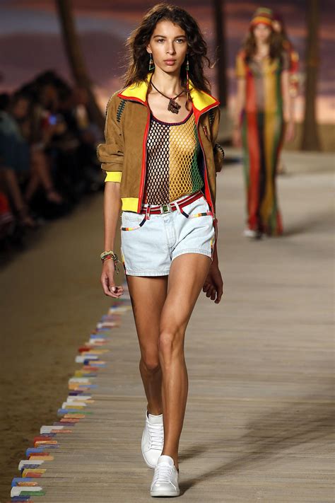 Tommy Hilfiger Spring 2016 Ready-to-Wear Fashion Show | Fashion, New york fashion week, Womens ...