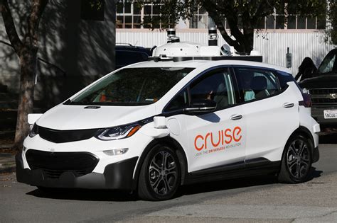 GM's Cruise robotaxi unit to offer driverless rides in Phoenix, Austin this year | Reuters