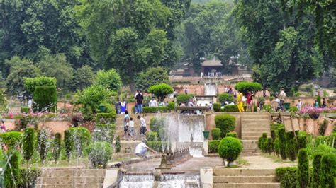 Shalimar Gardens - Srinagar | Shalimar Gardens Photos, Sightseeing ...