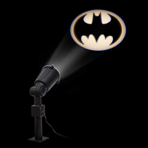 Batman Bat Signal Projector - GeekAlerts