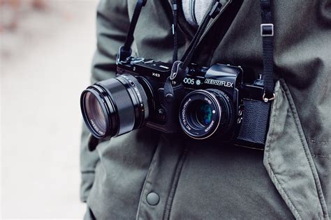 DSLR Vs Point And Shoot: What's The Difference And Which Camera To Buy