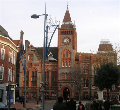 Reading Old Town Hall, Blagrave Street © Robin Sones cc-by-sa/2.0 :: Geograph Britain and Ireland