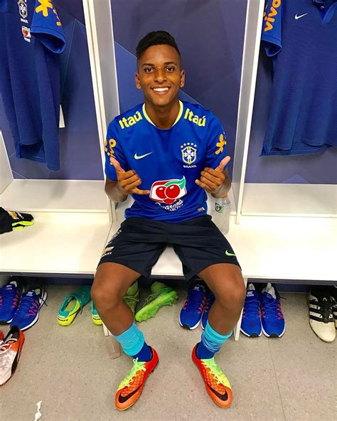 Rodrygo Goes - RG 🇧🇷 🏿 on Instagram: “Preparação começou!! Vamos em ...