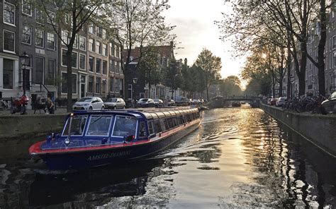 Amsterdam: 1.5 Hour Evening Canal Cruise | Headout