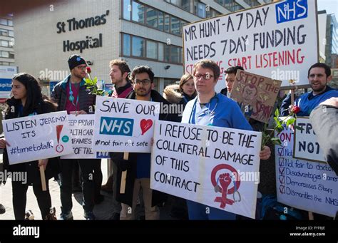 Junior doctors on the picket line outside St Thomas' hospital on ...