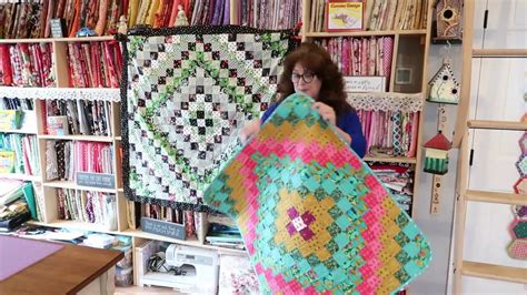 EASY QUILT TUTORIAL! Trip Around The World Quilt using 2 1/2" strips - YouTube