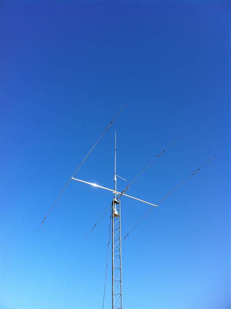 File:Ham Radio Antenna.JPG - Wikimedia Commons