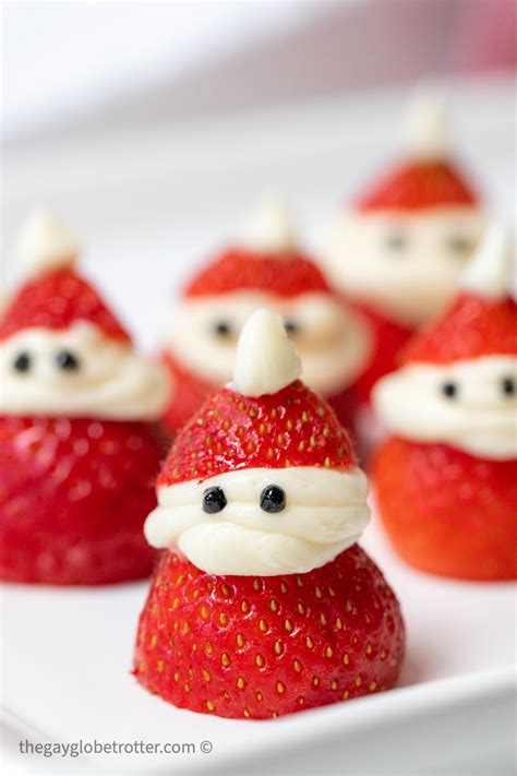 Strawberry Santas {2 Ingredients, Kid Friendly!} - The Gay Globetrotter