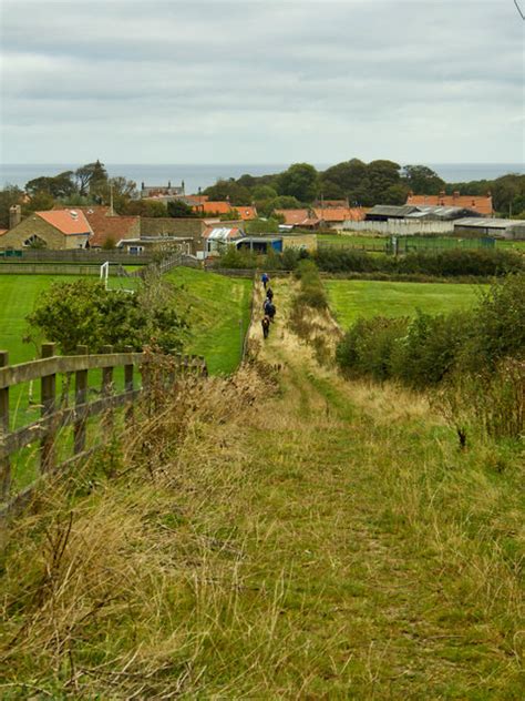 Path to Lythe © Mick Garratt cc-by-sa/2.0 :: Geograph Britain and Ireland