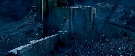 Battle of Helms Deep. only the best. | Lotr two towers, Helms deep, Middle earth