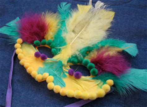 Mardi Gras Feather Mask | Fun Family Crafts