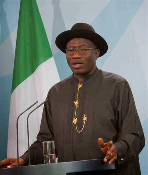 NoozYes : President Goodluck Jonathan Finally Declares To Contest 2015 ...